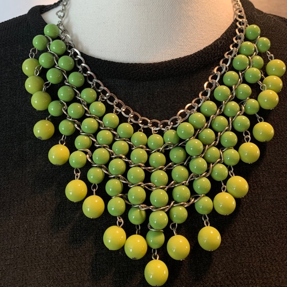 Beaded necklace and bracelet pairing - Picture 2 of 5